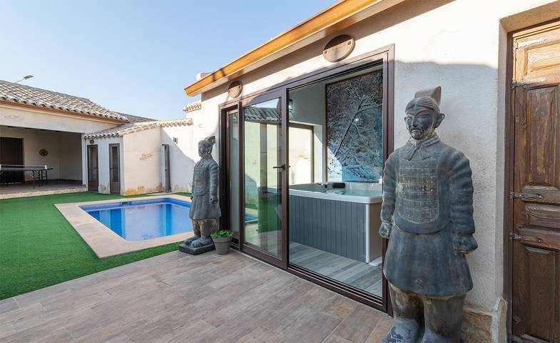 Casa rural para 11 personas, con Balcón y Jacuzzi además de Jardín y Sauna en Castilla-La Mancha - 2
