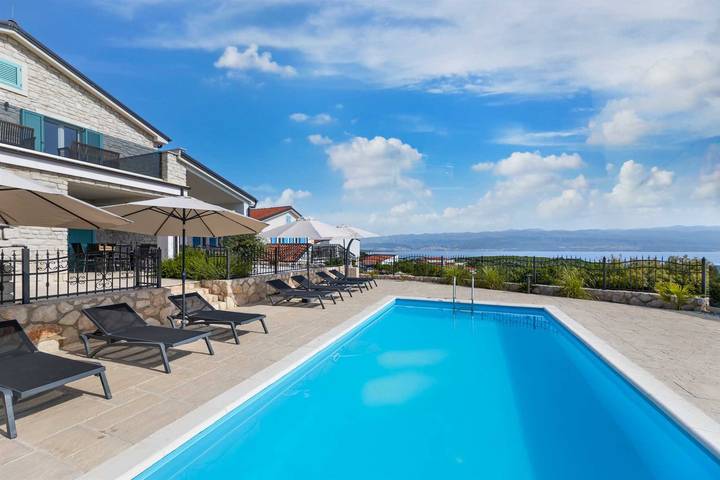 Villa pour 8 personnes, avec piscine et jardin, adapté aux familles à Vrbnik - 3