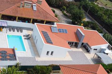 Location de vacances pour 8 personnes, avec terrasse et jardin à Vendas Novas