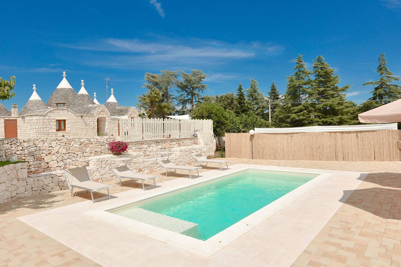 Villa "Trulli Colebè" avec piscine, Wi-Fi, jardin et terrasse in Martina Franca, Province de Taranto