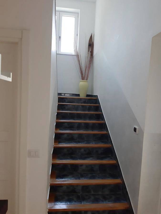 Maison d’hôte pour 3 personnes, avec terrasse ainsi que jardin et vue à Potenza - 2