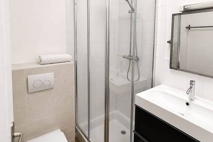 Apartamento entero, Estudio-Baño privado con ducha-Studio 17m2 in Villeurbanne, Lyon region