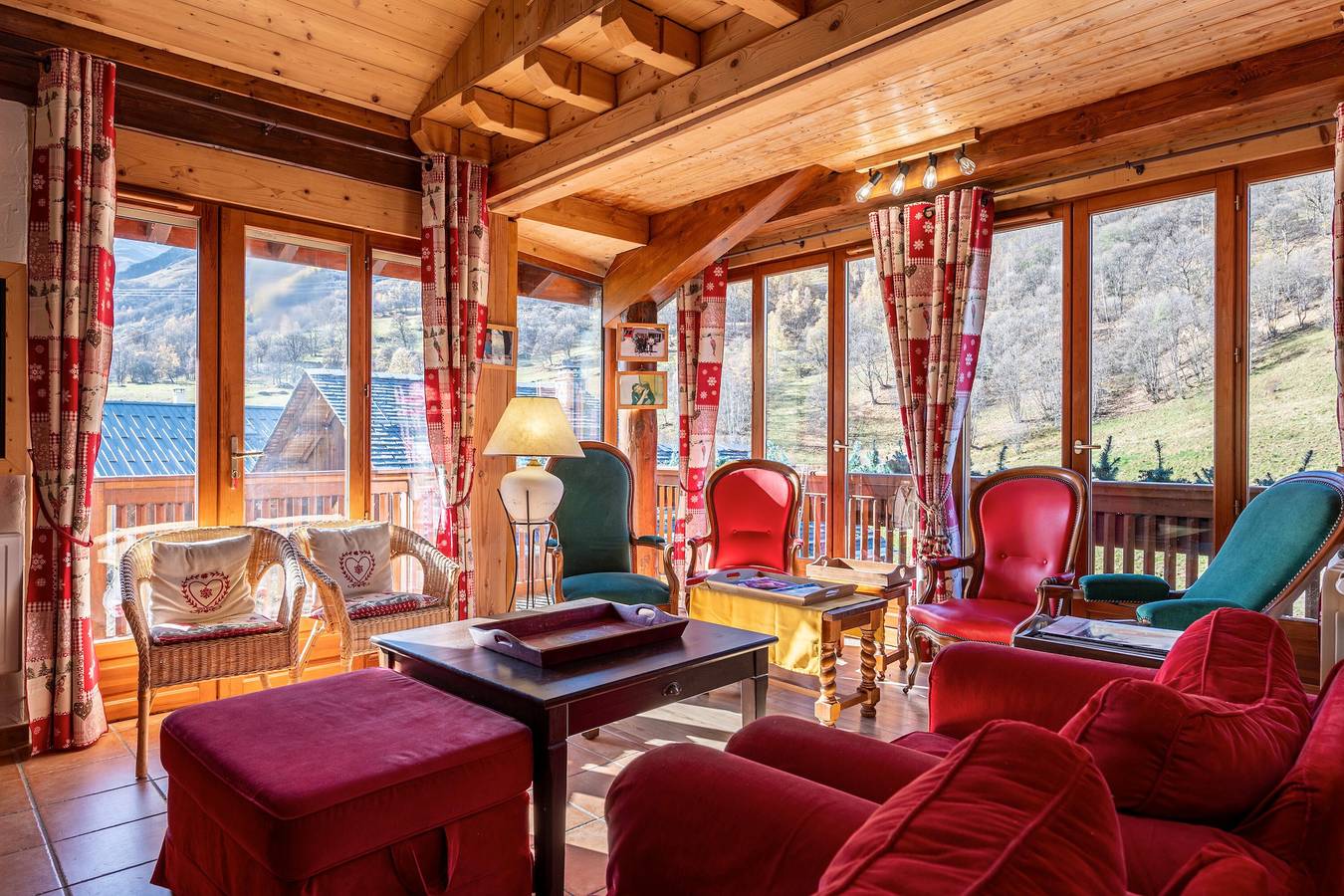Chalet Les Menuires Val Thorens mit Bergblick, privater Terrasse und Wlan in Saint-Martin-de-Belleville, Les Trois Vallées