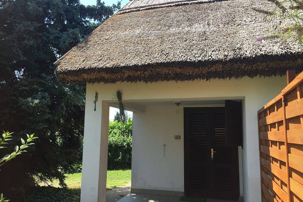 The Cottage with thatched reed rooftop in Keszthely, Keszthely region