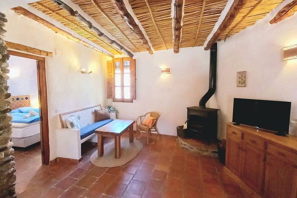 El Sol: casa rural con piscina en cueva! Montañas, la playa y Granada/Málaga. in Guájar-Faragüit, Los Guájares
