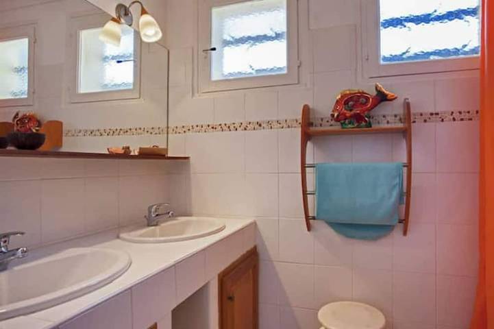 Location de vacances pour 4 personnes, avec jardin et terrasse, animaux acceptés dans Plage du Péro - 4