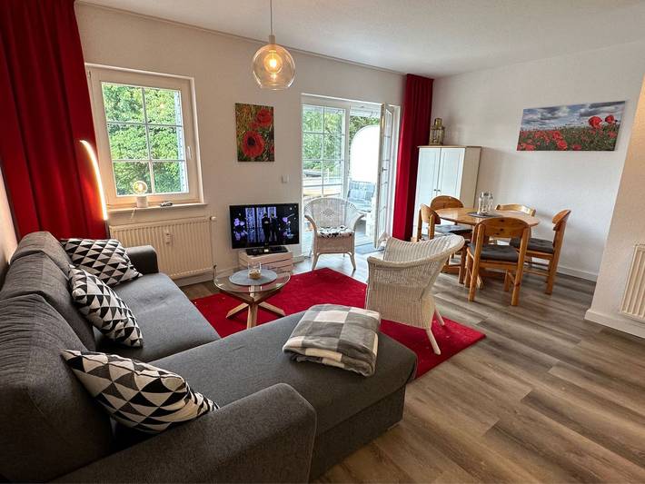 Ferienwohnung für 3 Personen, mit Whirlpool und Garten sowie Balkon und Sauna, kinderfreundlich in Biendorf