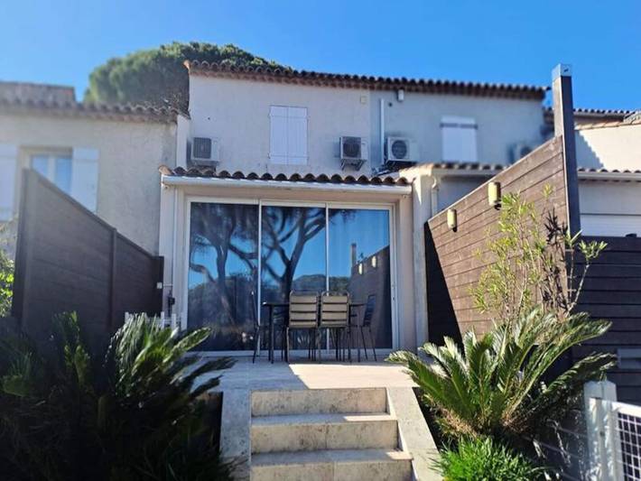 Appartement de vacances pour 6 personnes, avec terrasse et piscine, adapté aux familles