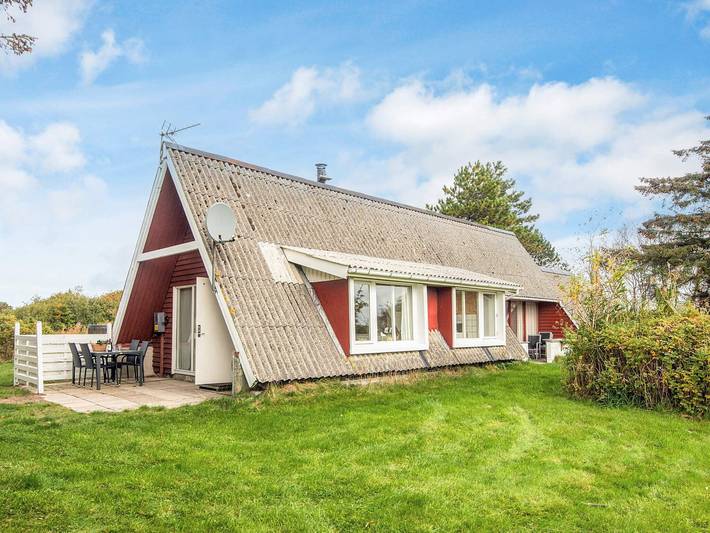 Ferieudlejning for 4 personer, med Terrasse i Lakolk