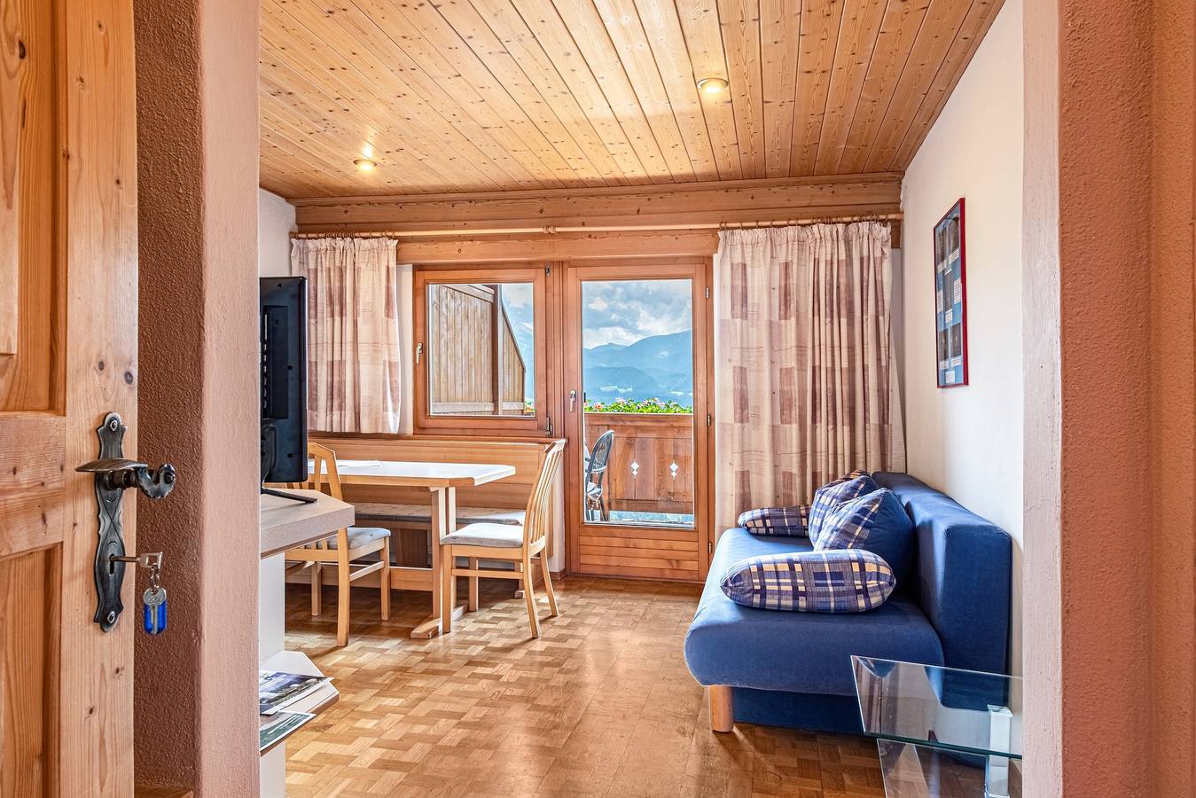 Ganze Wohnung, Apartment 'Gamperhof Planet' mit Bergblick, Gemeinschaftsgarten und Whirlpool in Karneid, Dolomiti Superski