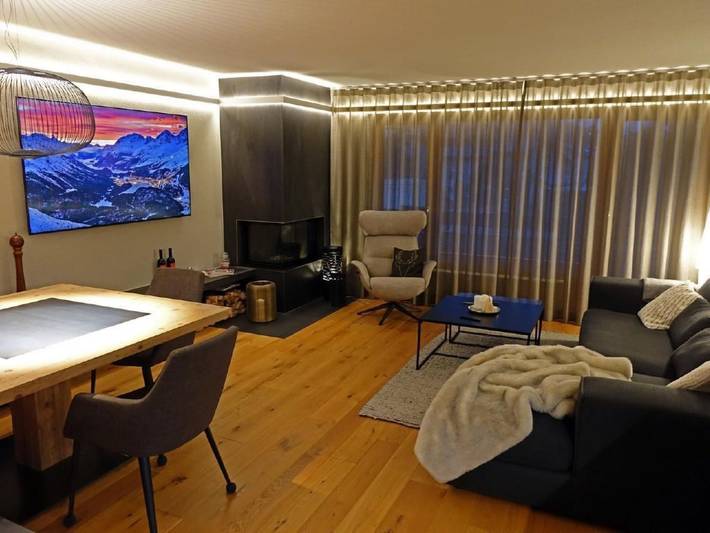 Ferienpark für 4 Personen, mit Balkon und Garten sowie Pool und Sauna in der Schweiz
