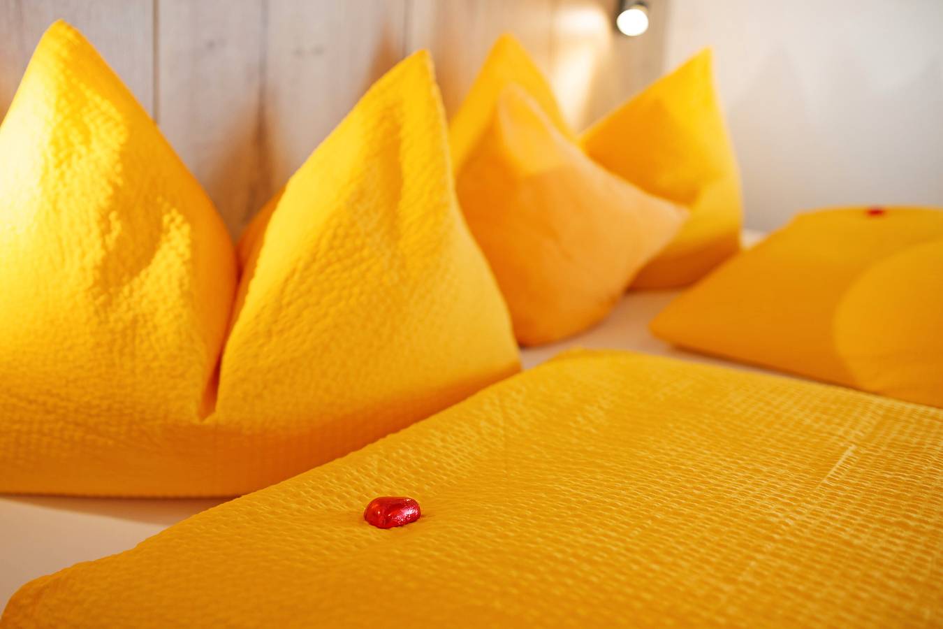 Camera 'Doppelzimmer 8' con vista sulle montagne, terrazza privata e Wi-Fi in San Pietro (Bolzano), Funes