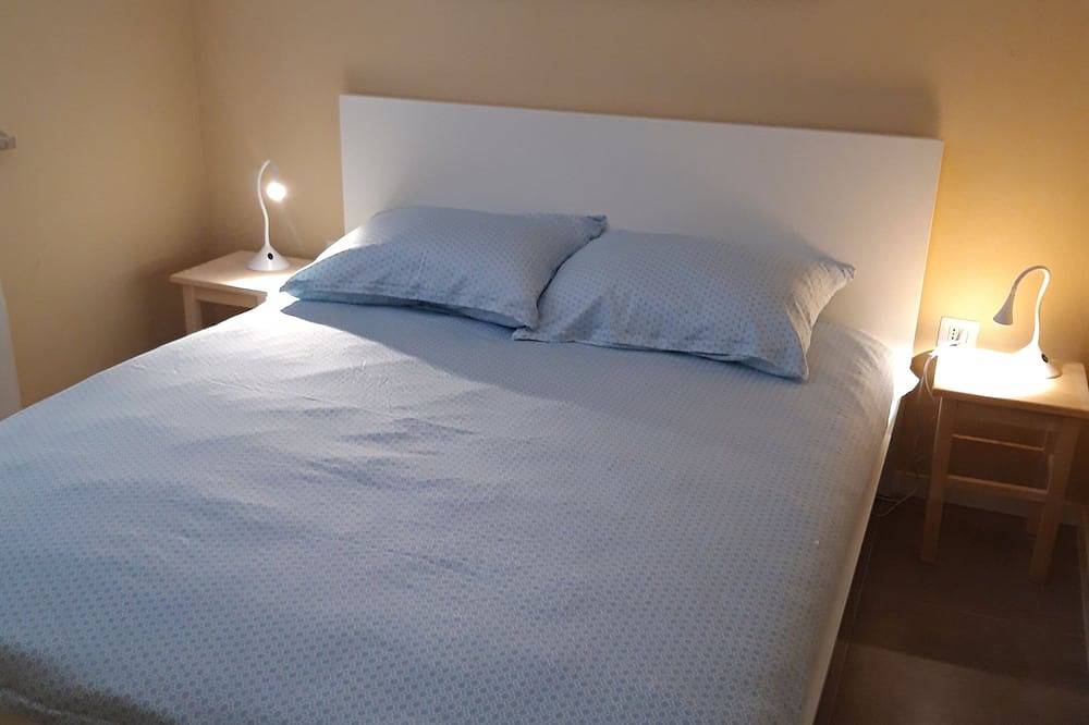 For Families - Spacious 4-bedroom vacation house with pool, close to the sea! in Mareda, Regio Umag