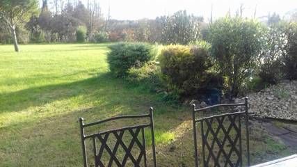 Gîte pour 5 personnes, avec jardin ainsi que vue et piscine à Jonquerettes