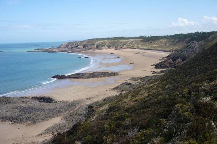 Location de vacances pour 4 personnes, avec jardin et terrasse à Hénanbihen