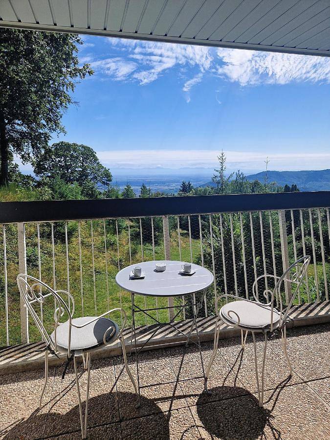 Appartement entier, Apartment with Mountain View in Trois-Épis, Turckheim