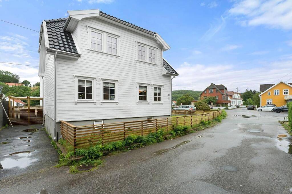3-bedroom home near the canal in Spangereid, Lindesnes