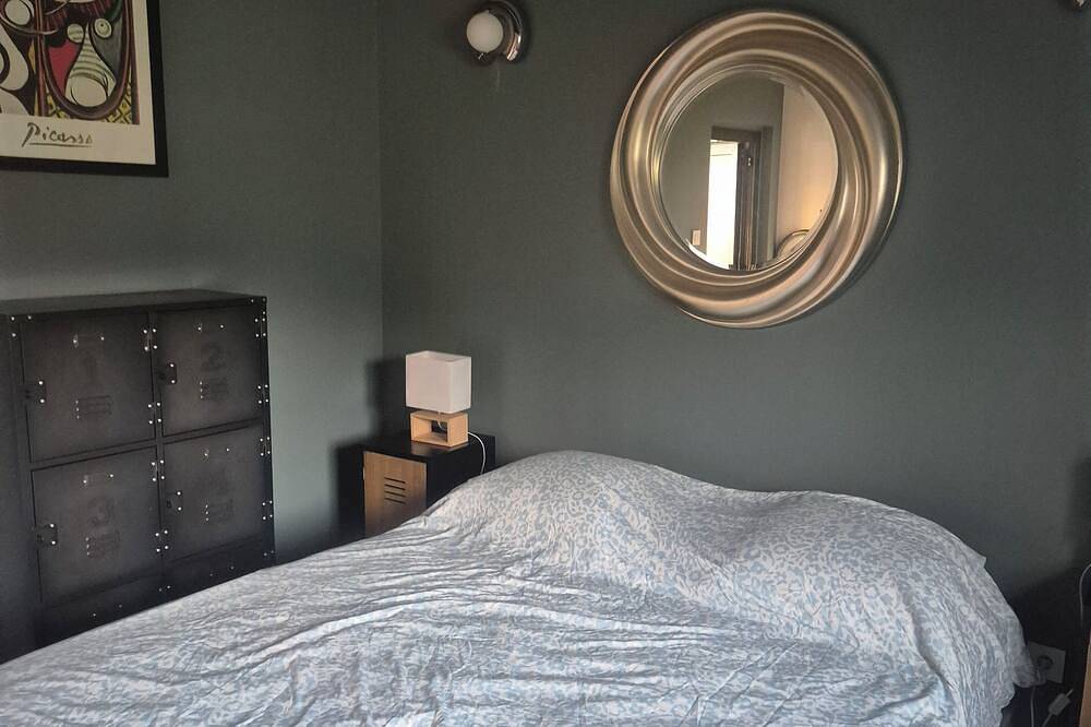 House Cargèse villa. Edge of sea. Hiring feet in water. Corsica of the south in Cargèse, Parc naturel régional de Corse