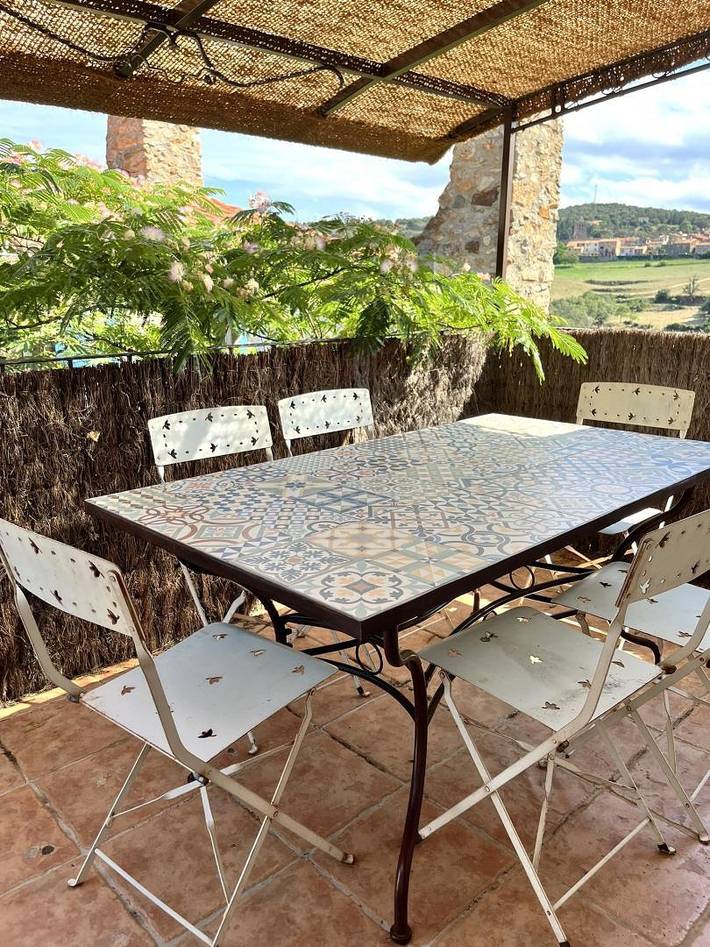 Gîte pour 6 personnes, avec jardin et piscine