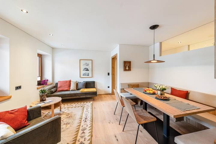 Entire apartment, Apartment 'Landhaus Silene Haus Recla' with Mountain View, Private Terrace and Wi-Fi in Sarnonico, Val di Non