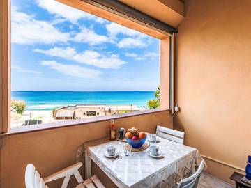 Gîte pour 5 personnes, avec terrasse à Algajola