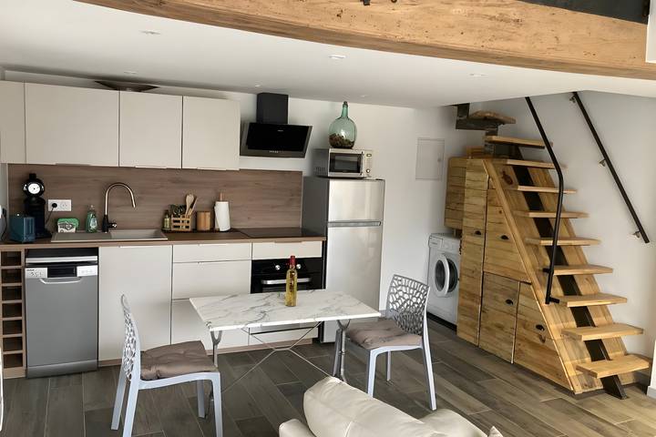 Holiday Home 'L'ancien Chai-Proche Bordeaux-Saint Emilion' in Laroque, Langon region