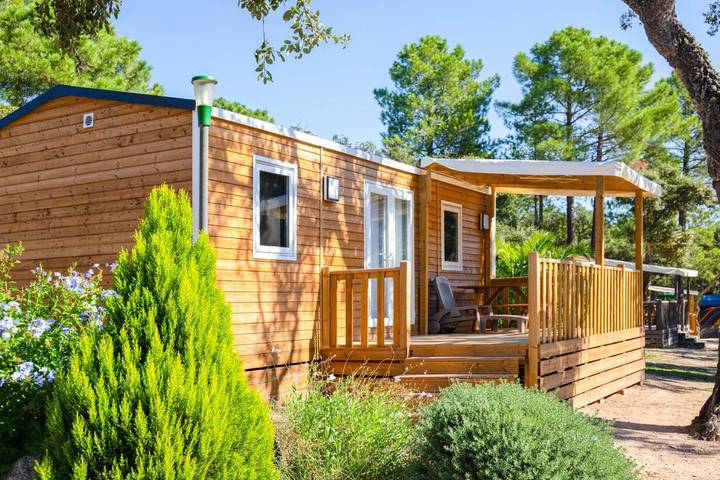 Parc de vacances pour 5 personnes, avec jacuzzi ainsi que jardin et piscine, animaux acceptés en Corse-du-Sud - 2