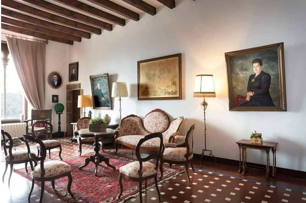 Beautiful Catalan Masía 12pax+40min Barcelona+pool in Arenys de Munt, Costa del Maresme