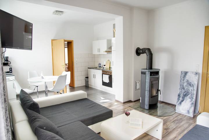 Entire apartment, Holiday Apartment "Lower Apartment 110sqm" with Private Terrace and Wi-Fi in Mönkebude, Vorpommern Greifswald