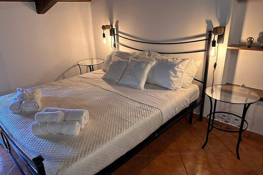 Lovely maisonette twenty steps from the walls of Paestum in Paestum, Cilento
