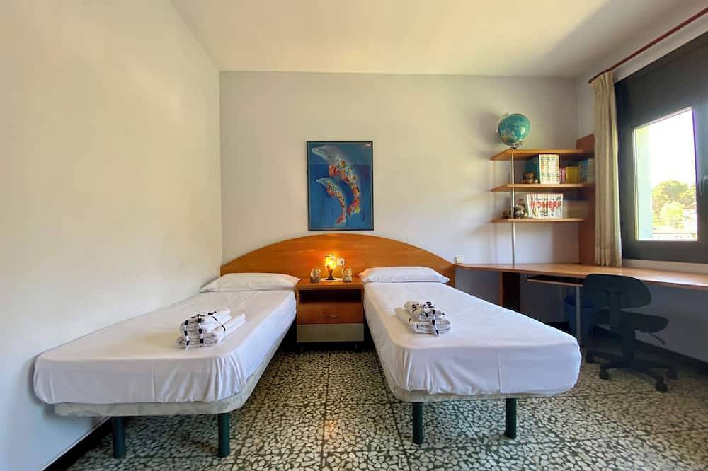 Villa Grande for families by Hlclub Agency in Canyelles (Barcelona), Garraf