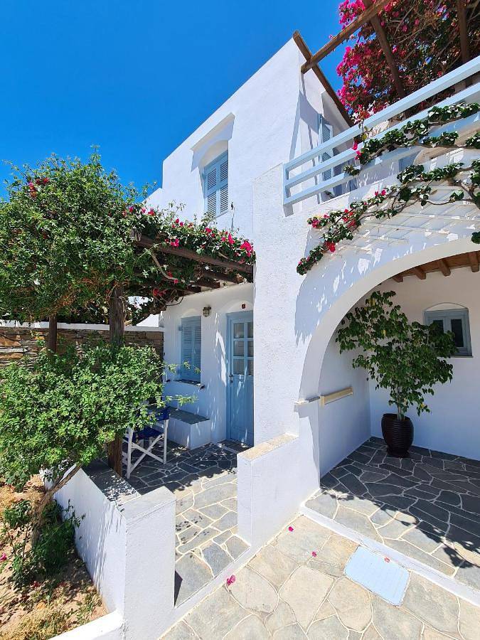 Hôtel pour 2 personnes, avec jacuzzi ainsi que piscine et jardin dans Apollonia - 3