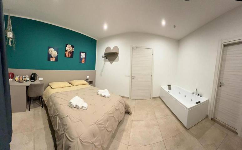 Chambre d’hôte pour 2 personnes, avec balcon et vue, animaux acceptés à Cosenza