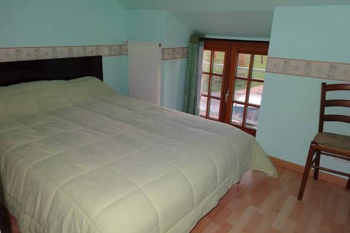 Location de vacances pour 6 personnes, avec terrasse ainsi que jacuzzi et jardin à Marzan - 3