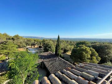Gîte pour 4 personnes, avec jardin et jacuzzi ainsi que piscine et terrasse, animaux acceptés à Saumane-de-Vaucluse