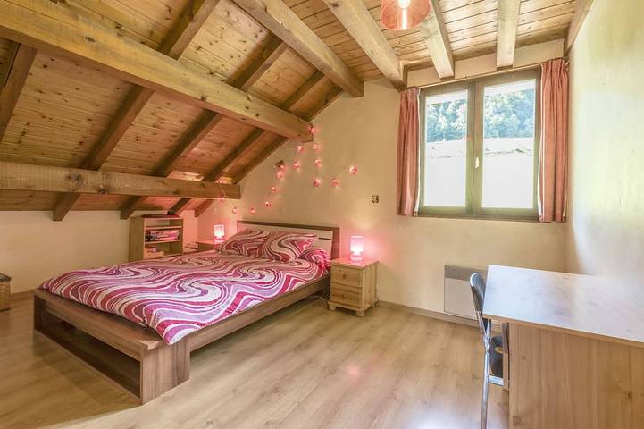 Gîte pour 6 personnes, avec terrasse ainsi que jardin et jacuzzi à Marthod - 4