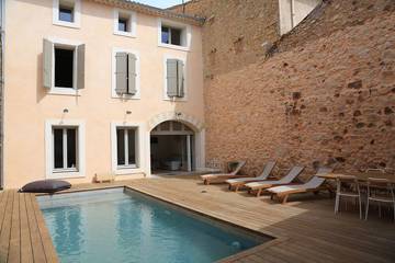 Location de vacances pour 12 personnes, avec terrasse à Quarante