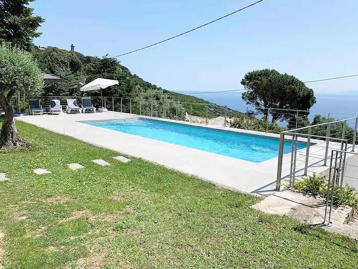 Appartement de vacances pour 5 personnes, avec jardin et piscine