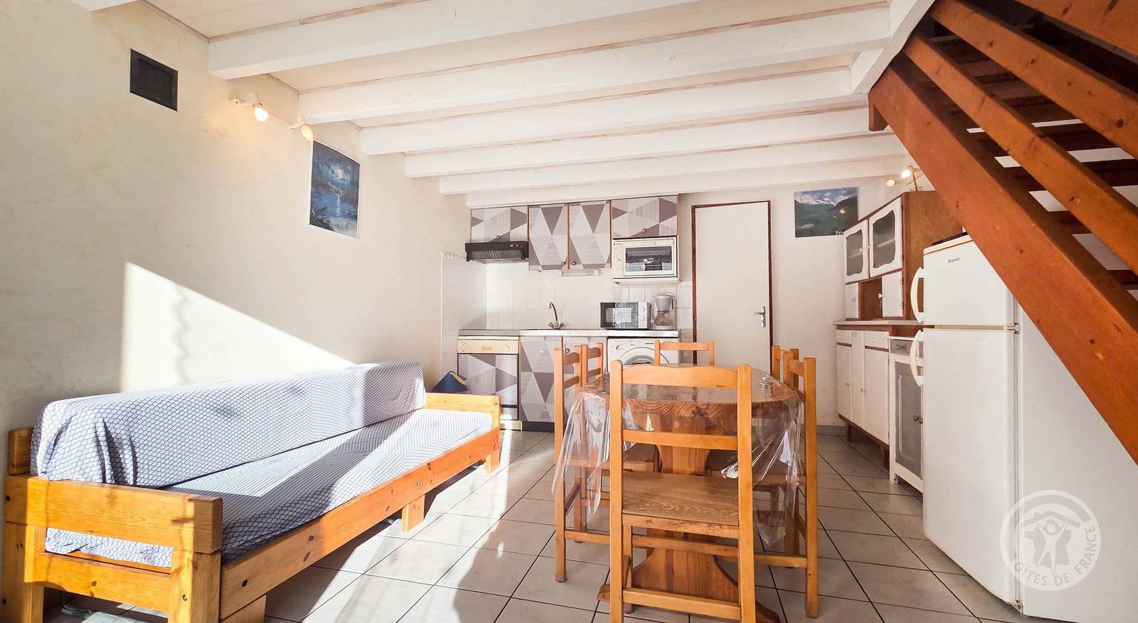 Gîte confortable avec parking près de la plage, de la rivière et du restaurant in Saligos, Parc national des Pyrénées