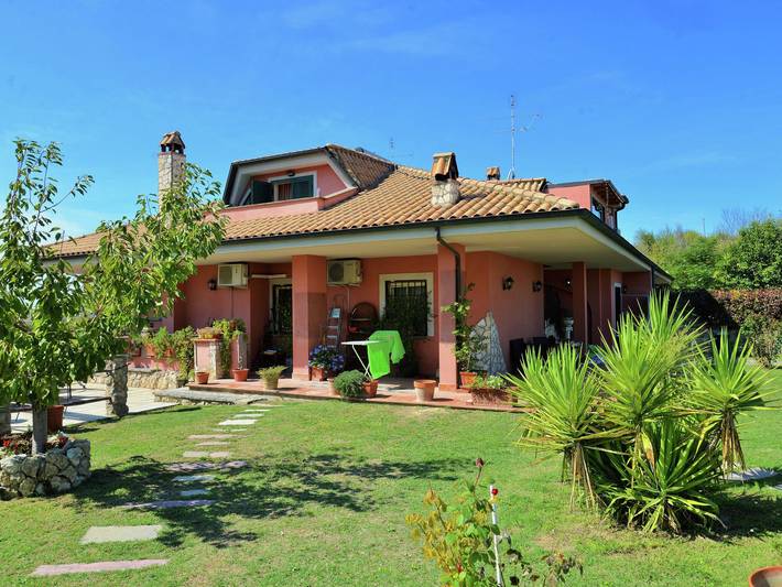 Villa en Monterotondo con Piscina y Vistas in Monterotondo, Provincia de Roma