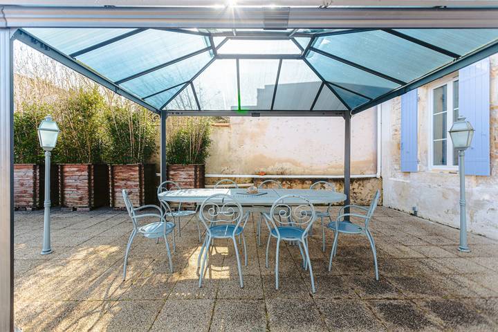 Casa de vacaciones 'L'Aixoise' con terraza privada, jardín privado y Wi-Fi in Romegoux, Saintes region