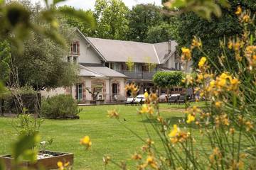 Gîte pour 30 personnes, avec piscine, animaux acceptés à Garrevaques