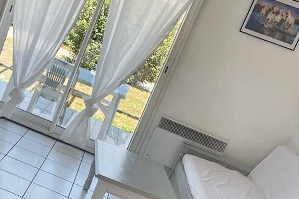 Homerez - Casa acogedora en Saint-Saturnin, piscina in Saint-Saturnin-lès-Avignon, Vaucluse