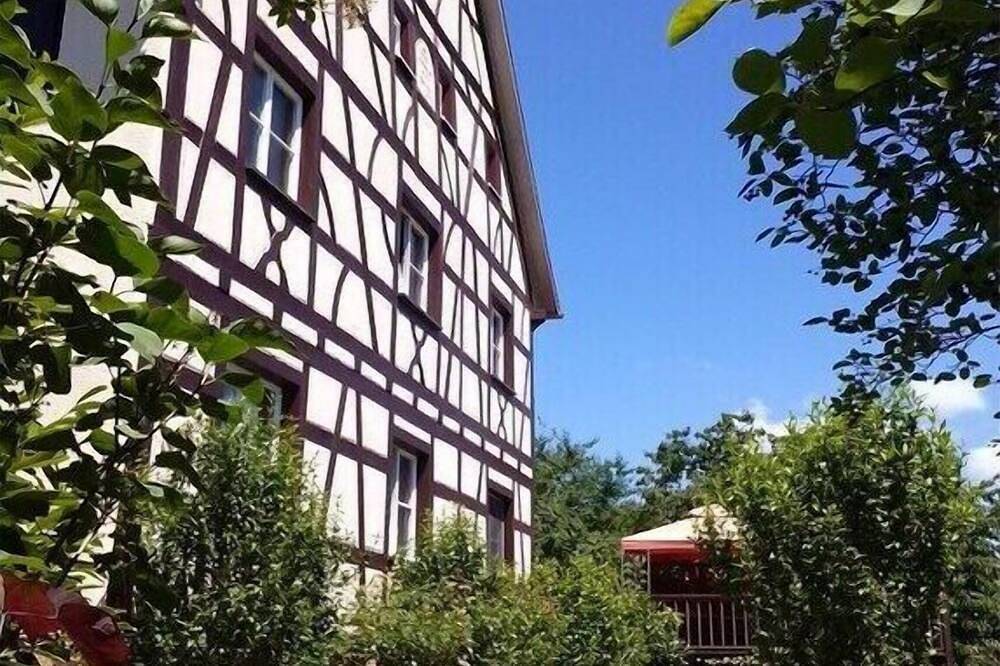 Ferienwohnung in Salem mit Schwimmbecken in Salem, Region Bodensee-Oberschwaben