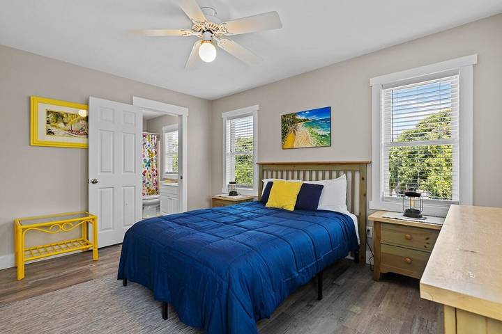 Vacation rental for 10 people, with balcony and yard, with pets in Emerald Isle