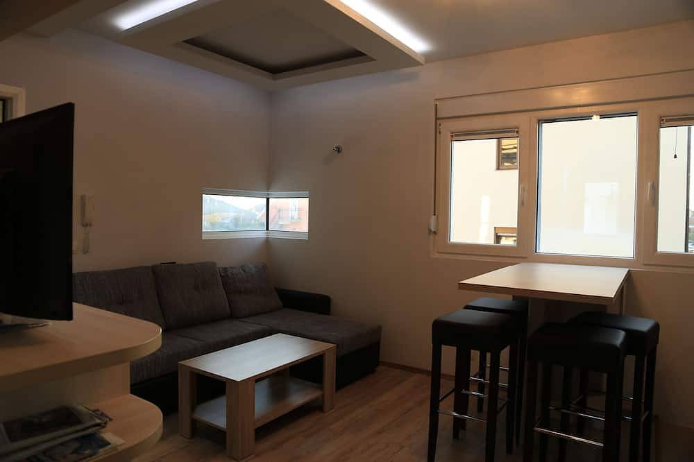 Ganze Wohnung, Neue moderne 1-Bett-Wohnung im alten Hafen von Tivat in der Nähe von Porto Montenegro in Tivat, Boka Kotorska