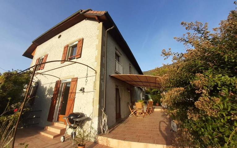 Location de vacances pour 8 personnes, avec vue et jardin, animaux acceptés à Chindrieux - 3