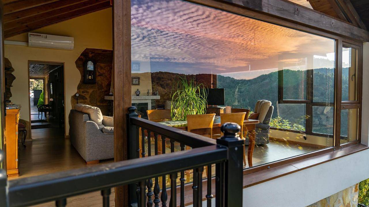 Four-Bedroom House in Saviñao, Reserva da Biosfera Ribeira Sacra e Serras do Oribio e Courel
