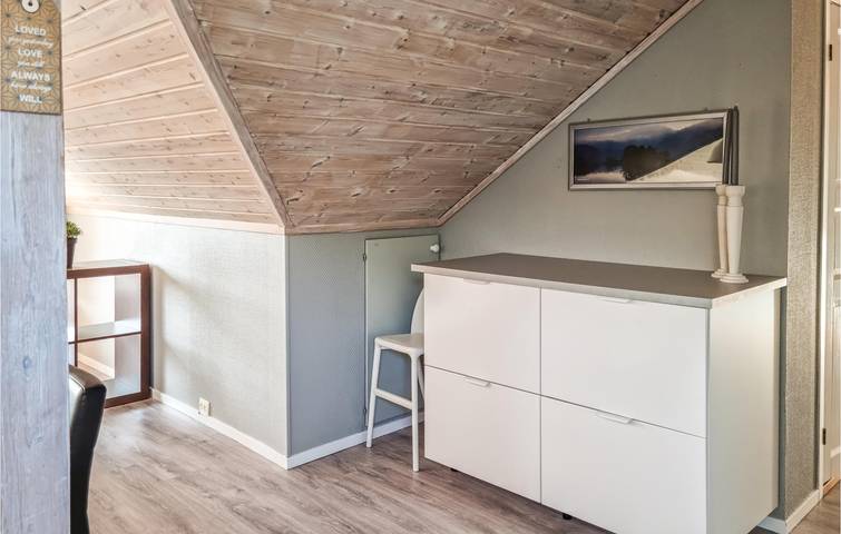 Hel ferieleilighet, Ferieleilighet for 8 personer med terrasse in Mandal 