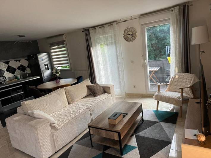 Gîte pour 4 personnes, avec balcon ainsi que sauna et jacuzzi à Villepinte - 2